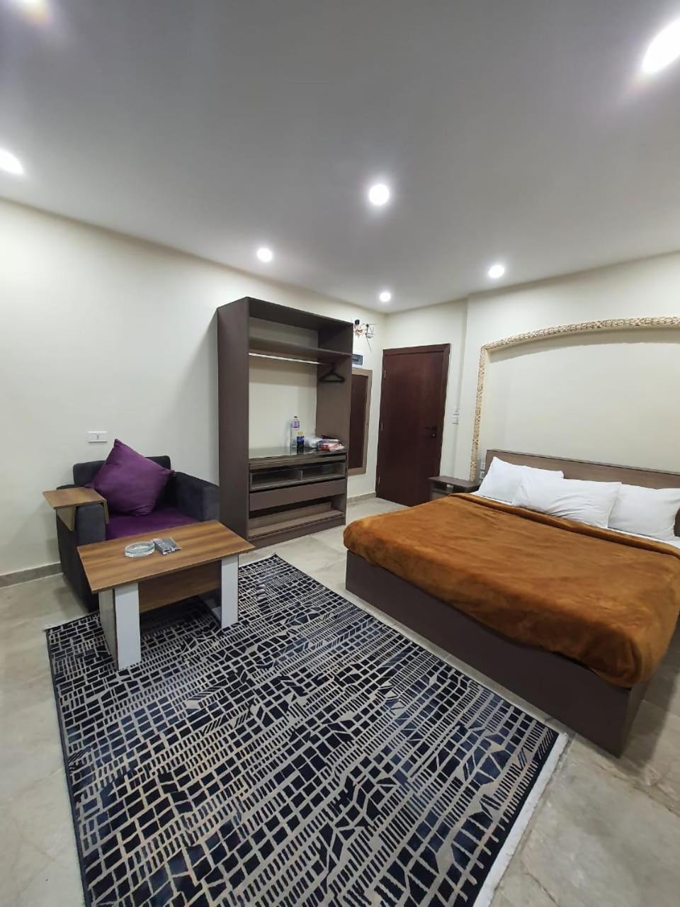 Apartment Saraya Abbas Elaser Street-families Only
