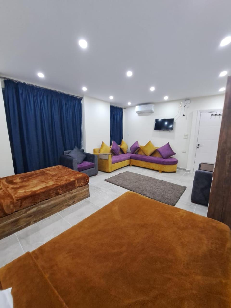 Saraya Abbas Elaser Street-families Only *